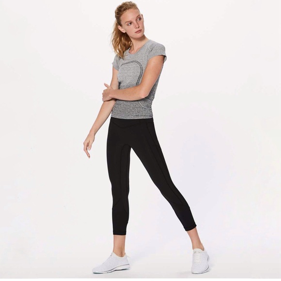 lululemon athletica All the Right Place Crop 23” Size 4 Black Leggings - Picture 6 of 11